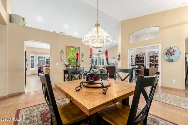 208 W SMOKE TREE Road, Gilbert, AZ 85233