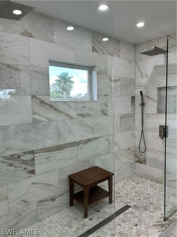 1060 Cooper DR, Naples, FL 34103