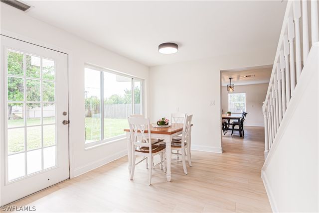 1060 Cooper DR, Naples, FL 34103