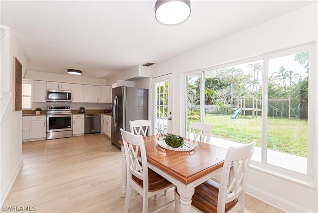 1060 Cooper DR, Naples, FL 34103