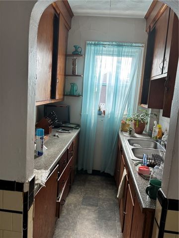 15 Hawkins Street, Providence, RI 02908