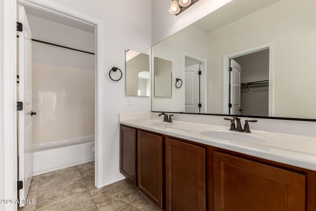 4707 E THUNDERHEART Trail 102, Gilbert, AZ 85297