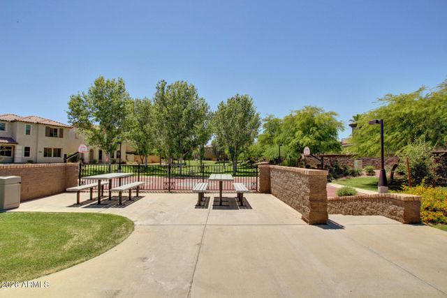 4707 E THUNDERHEART Trail 102, Gilbert, AZ 85297