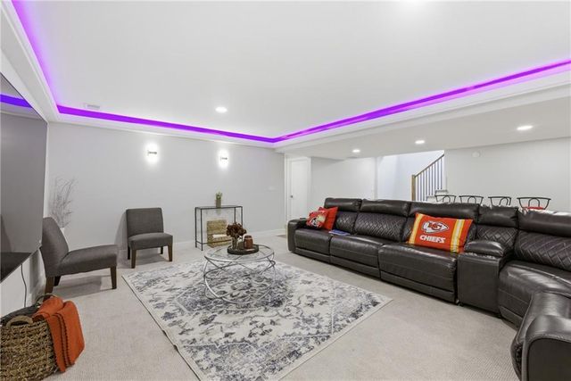 312 Prairie Rose Circle, Smithville, MO 64089