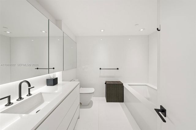 9999 Collins Ave 11J, Bal Harbour, FL 33154