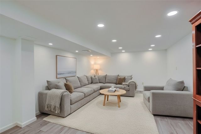 704 Helen Court, Cranberry Twp, PA 16066