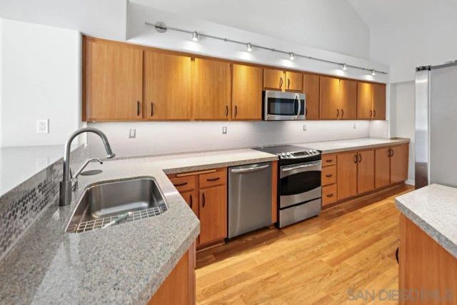 8585 Via Mallorca 238, La Jolla, CA 92037