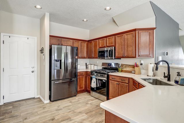 3728 Clear Creek Road NE, Rio Rancho, NM 87144