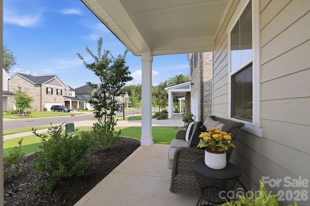 8226 Franklin Trail Street, Charlotte, NC 28227
