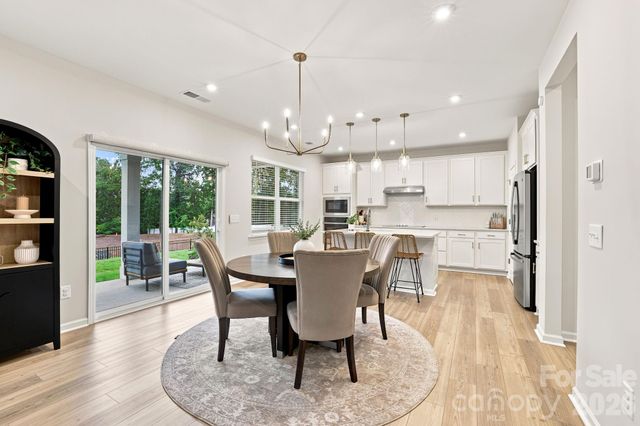 8226 Franklin Trail Street, Charlotte, NC 28227