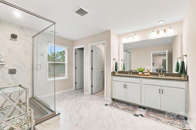 8226 Franklin Trail Street, Charlotte, NC 28227