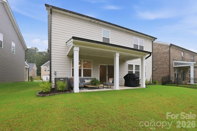 8226 Franklin Trail Street, Charlotte, NC 28227