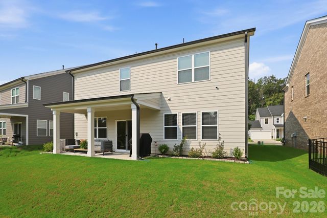 8226 Franklin Trail Street, Charlotte, NC 28227