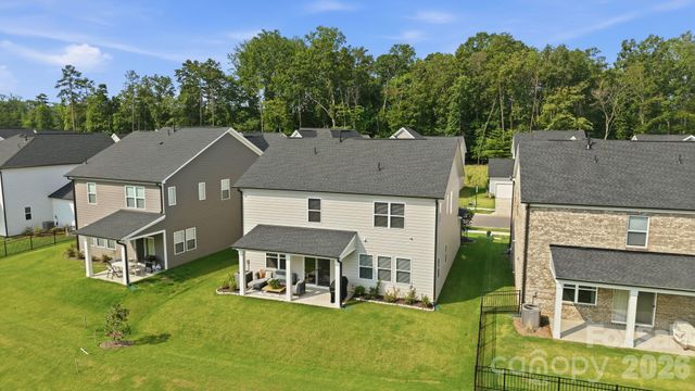 8226 Franklin Trail Street, Charlotte, NC 28227