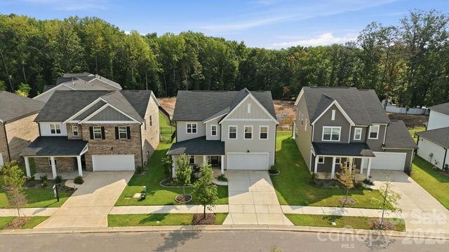 8226 Franklin Trail Street, Charlotte, NC 28227