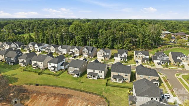 8226 Franklin Trail Street, Charlotte, NC 28227