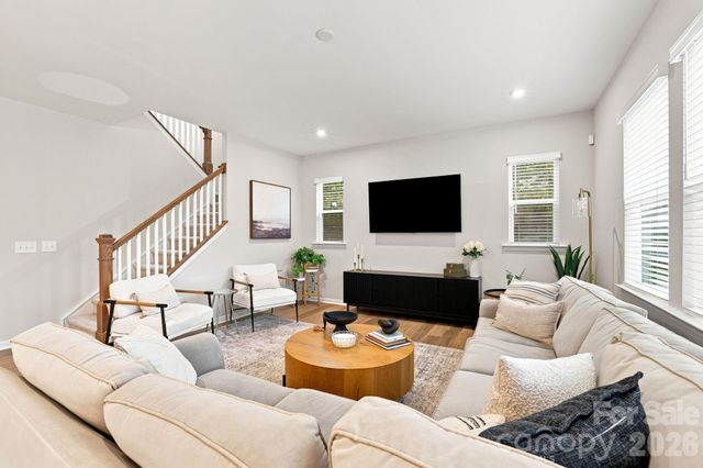8226 Franklin Trail Street, Charlotte, NC 28227