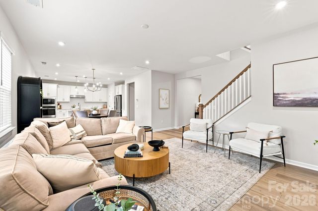 8226 Franklin Trail Street, Charlotte, NC 28227