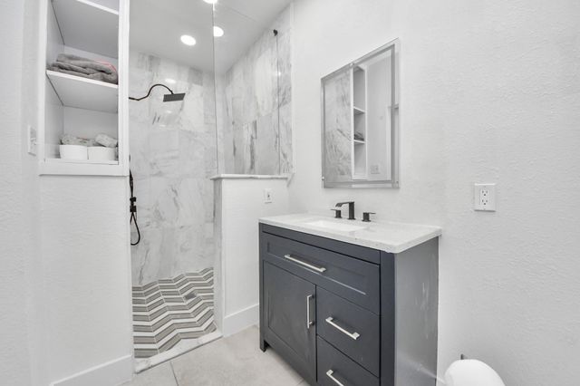 6833 Stone Haven Way, Houston, TX 77085