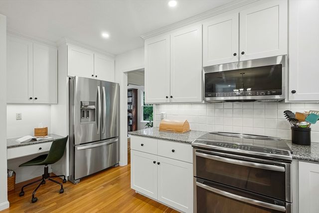 5 Longwood Drive, Hopkinton, MA 01748