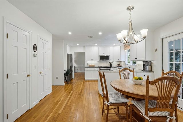 5 Longwood Drive, Hopkinton, MA 01748