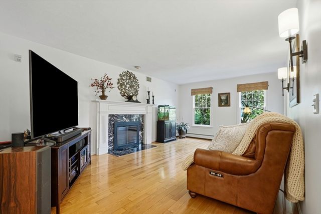 5 Longwood Drive, Hopkinton, MA 01748