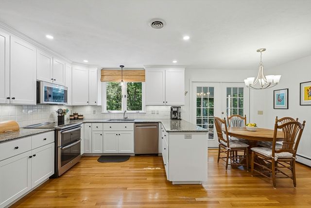 5 Longwood Drive, Hopkinton, MA 01748
