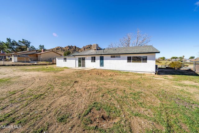 40054 Ridgemist Street, Palmdale, CA 93591