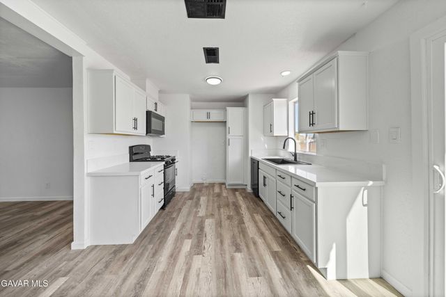 40054 Ridgemist Street, Palmdale, CA 93591