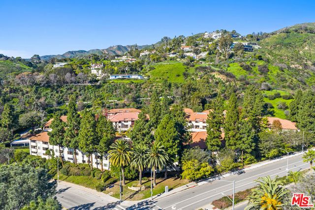 501 Palisades Drive 205, Pacific Palisades, CA 90272