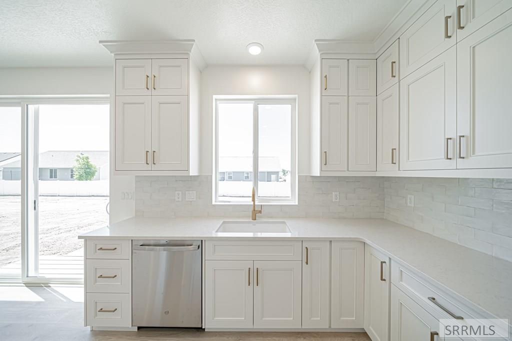 Image 15 of property listing at 414 Sage Lakes Blvd, Idaho Falls, ID 83401