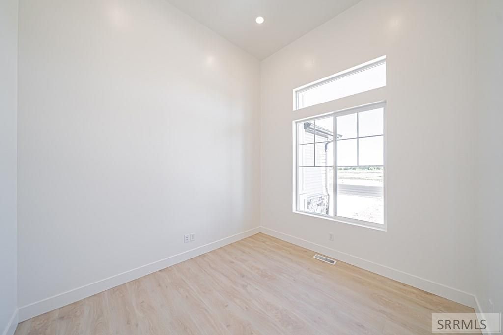 Image 3 of property listing at 414 Sage Lakes Blvd, Idaho Falls, ID 83401