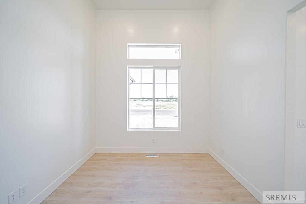 Image 4 of property listing at 414 Sage Lakes Blvd, Idaho Falls, ID 83401