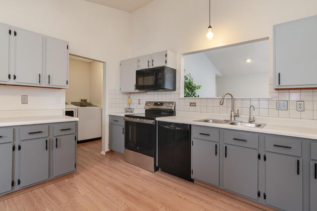 4976 Silver Bow Drive, Hilliard, OH 43026