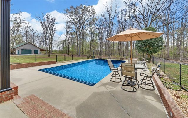 197 Woodland Way, Dewy Rose, GA 30634