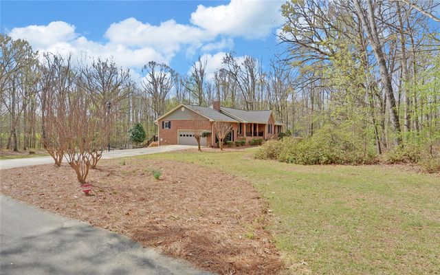 197 Woodland Way, Dewy Rose, GA 30634