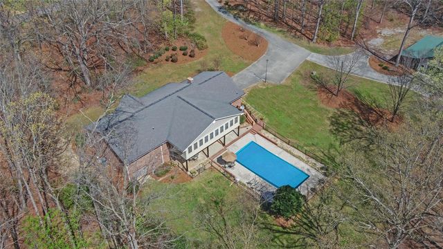 197 Woodland Way, Dewy Rose, GA 30634