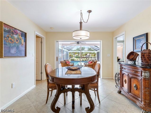 392 Snow DR, Fort Myers, FL 33919