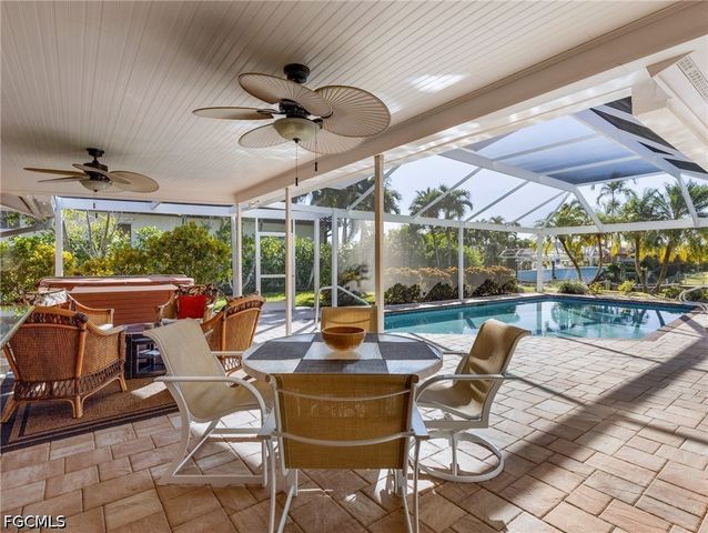 392 Snow DR, Fort Myers, FL 33919