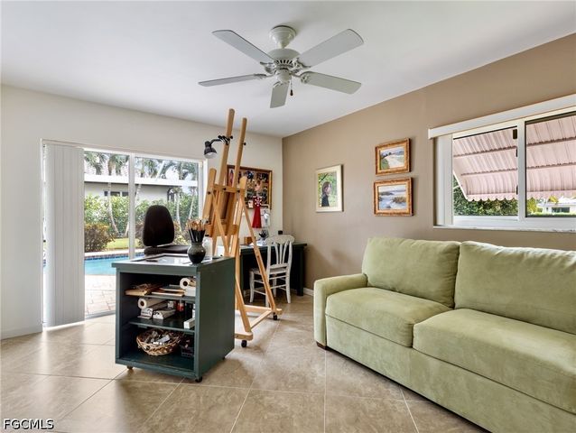 392 Snow DR, Fort Myers, FL 33919
