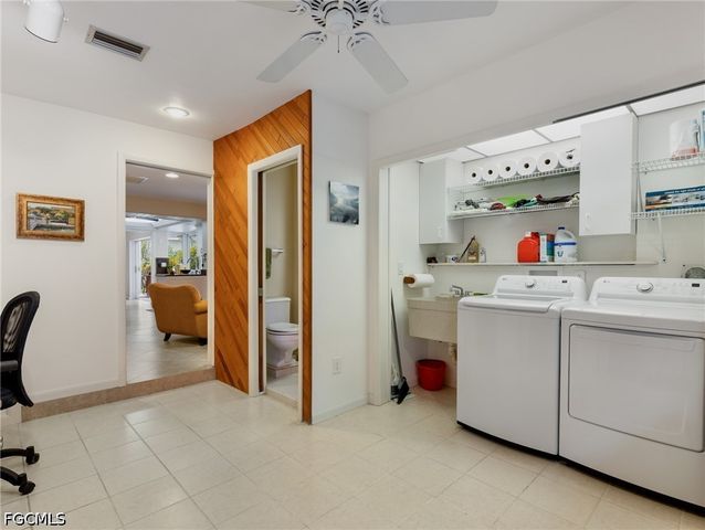 392 Snow DR, Fort Myers, FL 33919