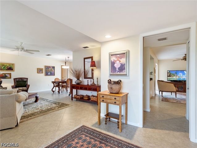 392 Snow DR, Fort Myers, FL 33919