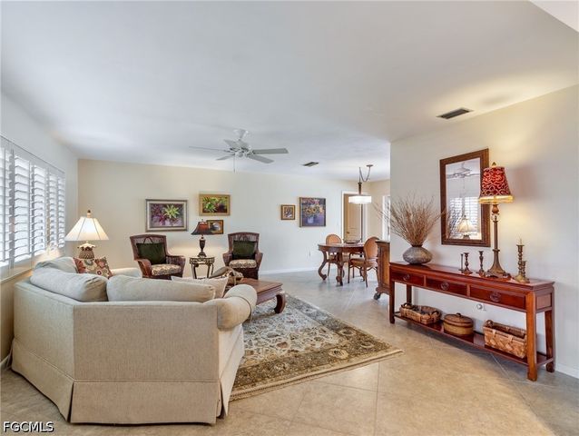 392 Snow DR, Fort Myers, FL 33919