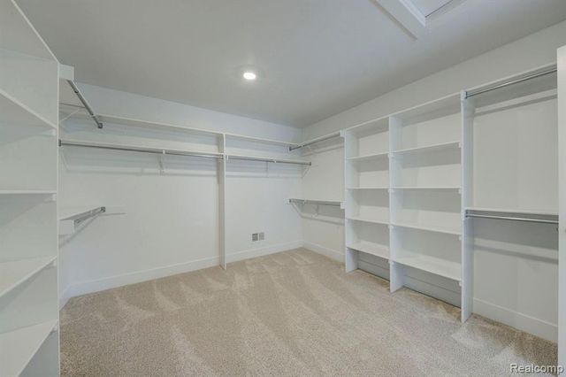 614 Round Rock Drive, Howell, MI 48843