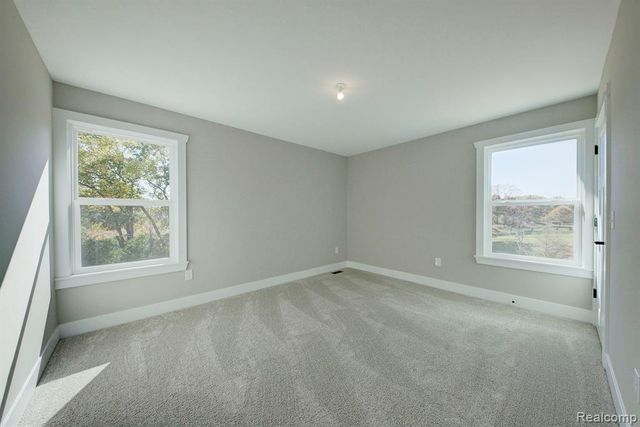 614 Round Rock Drive, Howell, MI 48843