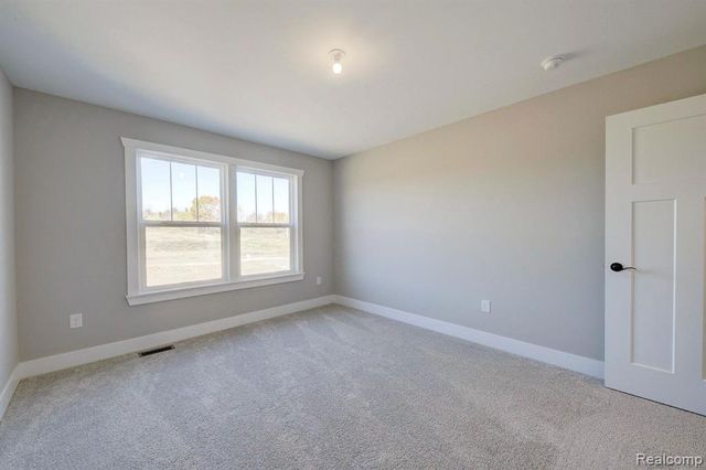 614 Round Rock Drive, Howell, MI 48843