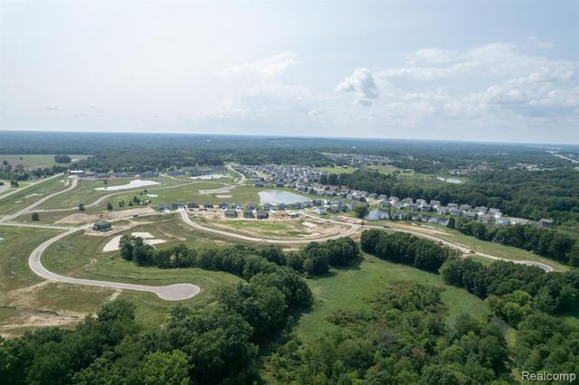 614 Round Rock Drive, Howell, MI 48843