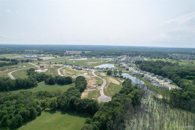 614 Round Rock Drive, Howell, MI 48843