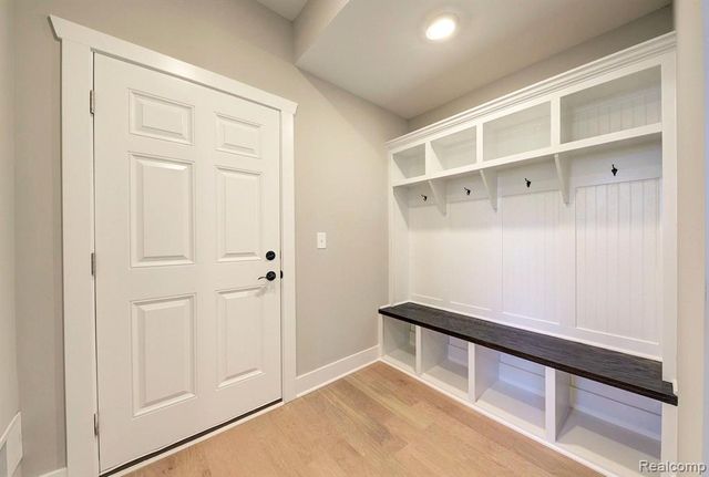 614 Round Rock Drive, Howell, MI 48843