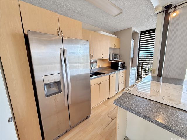 1630 Liholiho Street 1810, Honolulu, HI 96822